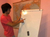 Classes are given by the qualified certified teachers of the Portuguese language.